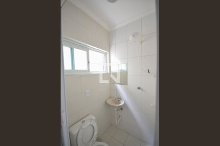 Casa para alugar com 300m², 4 quartos e 2 vagas Casa para alugar com 300m², 4 quartos e 2 vagasBanheiro de Serviço