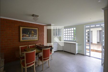 Casa para alugar com 300m², 4 quartos e 2 vagas Casa para alugar com 300m², 4 quartos e 2 vagasCozinha