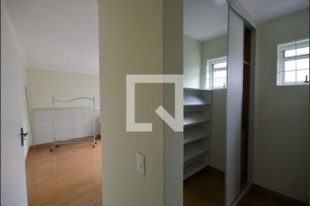 Casa para alugar com 300m², 4 quartos e 2 vagas Casa para alugar com 300m², 4 quartos e 2 vagasCloset Quarto 3