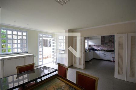 Casa para alugar com 300m², 4 quartos e 2 vagas Casa para alugar com 300m², 4 quartos e 2 vagasCozinha