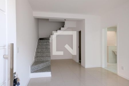 Sala de casa à venda com 2 quartos, 75m² em São Francisco Xavier, Rio de Janeiro