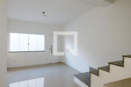 Sala de casa à venda com 2 quartos, 75m² em São Francisco Xavier, Rio de Janeiro