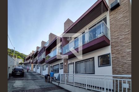 Casa à venda com 75m², 2 quartos e 1 vagaEntrada