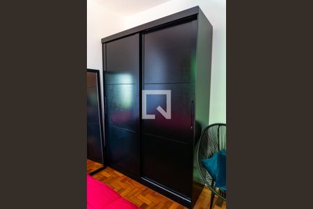 Casa à venda com 125m², 4 quartos e 3 vagasQuarto 2 Detalhe