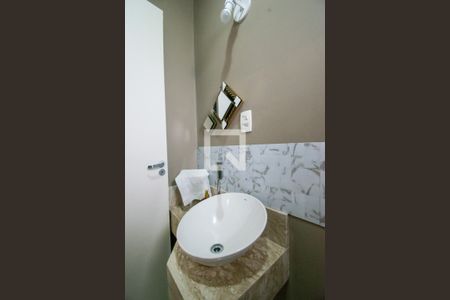 Casa à venda com 175m², 3 quartos e 2 vagasLavabo