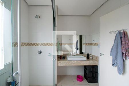 Casa à venda com 175m², 3 quartos e 2 vagasBanheiro da Suíte