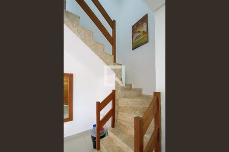 Casa à venda com 175m², 3 quartos e 2 vagasEscada