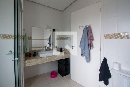 Casa à venda com 175m², 3 quartos e 2 vagasBanheiro da Suíte