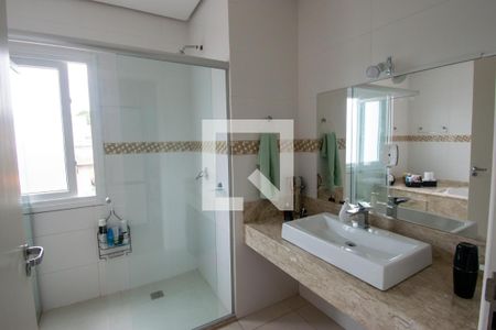 Casa à venda com 175m², 3 quartos e 2 vagasBanheiro da Suíte