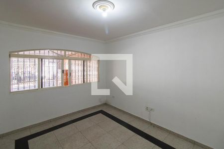 Casa para alugar com 170m², 4 quartos e 2 vagasSala