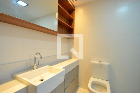 Banheiro de kitnet/studio para alugar com 1 quarto, 28m² em Mirandópolis, São Paulo