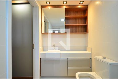 Banheiro de kitnet/studio para alugar com 1 quarto, 28m² em Mirandópolis, São Paulo