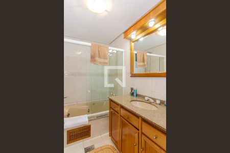 Apartamento à venda com 389m², 4 quartos e 2 vagasBanheiro da Suíte