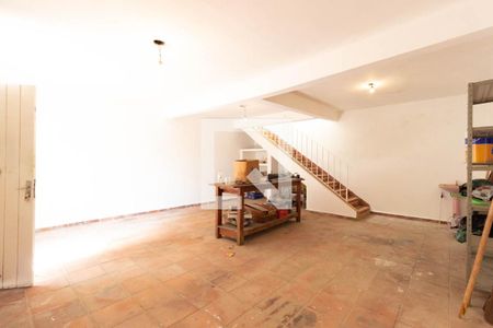 Garagem de casa para alugar com 3 quartos, 250m² em Jardim Daysy, São Paulo