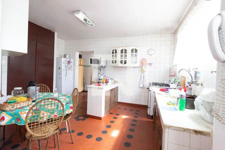 Casa à venda com 250m², 3 quartos e 2 vagas Casa à venda com 250m², 3 quartos e 2 vagasCozinha