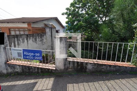 Casa à venda com 250m², 3 quartos e 2 vagas Casa à venda com 250m², 3 quartos e 2 vagasFachada