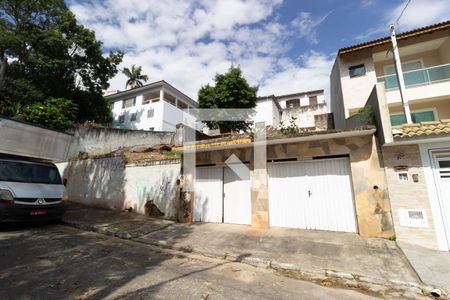 Casa à venda com 250m², 3 quartos e 2 vagas Casa à venda com 250m², 3 quartos e 2 vagasFachada fundos
