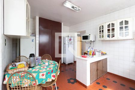 Casa à venda com 250m², 3 quartos e 2 vagas Casa à venda com 250m², 3 quartos e 2 vagasCozinha