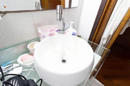 Casa à venda com 250m², 3 quartos e 2 vagas Casa à venda com 250m², 3 quartos e 2 vagasBanheiro Suíte