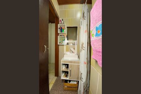 Casa à venda com 70m², 3 quartos e 2 vagasBanheiro da Suíte