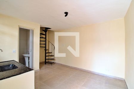 Sala/Cozinha de casa para alugar com 1 quarto, 40m² em Jardim Vazani, São Paulo