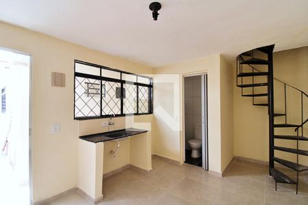 Sala/Cozinha de casa para alugar com 1 quarto, 40m² em Jardim Vazani, São Paulo