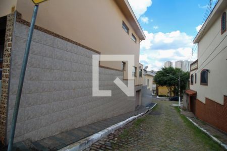 Casa à venda com 150m², 2 quartos e 2 vagas Casa à venda com 150m², 2 quartos e 2 vagasFachada