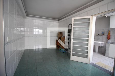 Casa à venda com 150m², 2 quartos e 2 vagas Casa à venda com 150m², 2 quartos e 2 vagasCozinha