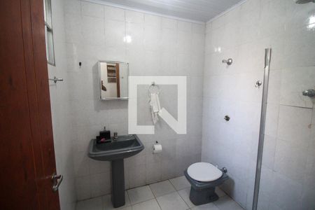 Casa para alugar com 110m², 2 quartos e 2 vagas Casa para alugar com 110m², 2 quartos e 2 vagasBanheiro