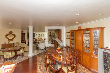 Casa à venda com 700m², 7 quartos e 5 vagasSala