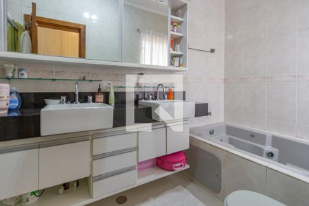 Casa à venda com 700m², 7 quartos e 5 vagasBanheiro da Suíte 1