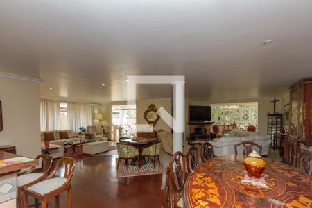 Casa à venda com 700m², 7 quartos e 5 vagasSala