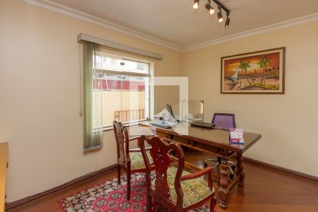 Casa à venda com 700m², 7 quartos e 5 vagasEscritório 