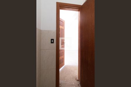 Casa de condomínio à venda com 134m², 3 quartos e 2 vagasLavabo