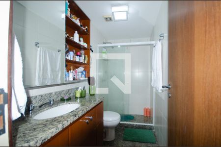 Apartamento à venda com 190m², 4 quartos e 3 vagasBanheiro da Suíte 2