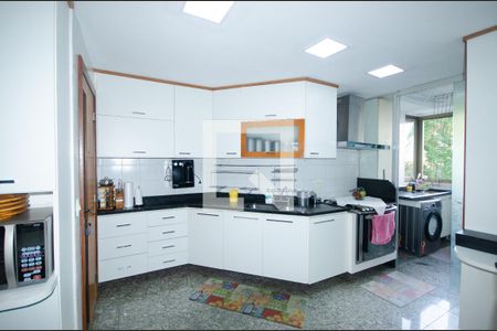 Apartamento à venda com 190m², 4 quartos e 3 vagasCozinha