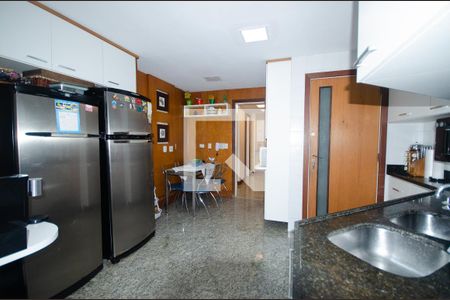 Apartamento à venda com 190m², 4 quartos e 3 vagasCozinha
