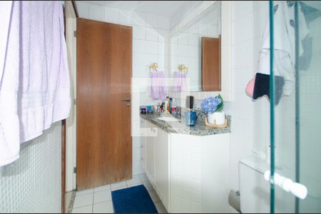 Apartamento à venda com 190m², 4 quartos e 3 vagasBanheiro da Suíte 1