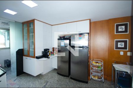 Apartamento à venda com 190m², 4 quartos e 3 vagasCozinha