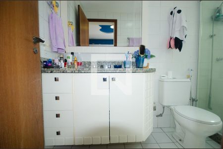 Apartamento à venda com 190m², 4 quartos e 3 vagasBanheiro da Suíte 1