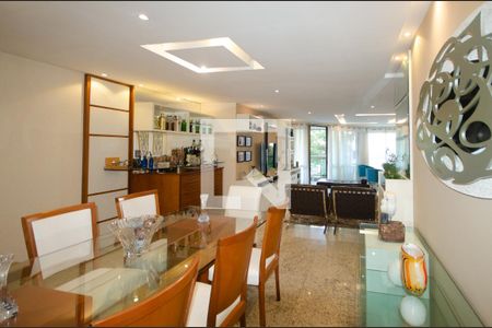 Sala de apartamento à venda com 4 quartos, 190m² em Ingá, Niterói