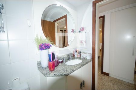 Apartamento à venda com 190m², 4 quartos e 3 vagasBanheiro Social