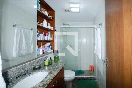 Apartamento à venda com 190m², 4 quartos e 3 vagasBanheiro da Suíte 2