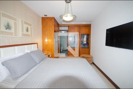 Apartamento à venda com 190m², 4 quartos e 3 vagasSuíte 2