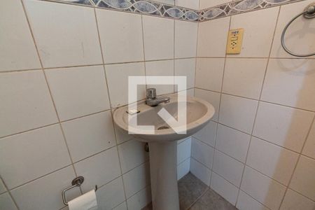 Casa à venda com 703m², 4 quartos e 5 vagasBanheiro de Serviço