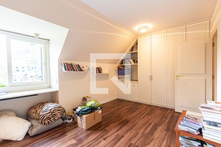 Casa à venda com 703m², 4 quartos e 5 vagasSuíte 2