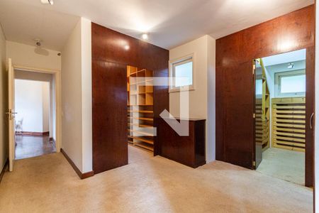 Casa à venda com 703m², 4 quartos e 5 vagasCloset da Suíte 1