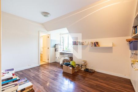 Casa à venda com 703m², 4 quartos e 5 vagasSuíte 2