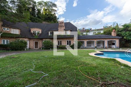 Casa à venda com 703m², 4 quartos e 5 vagasQuintal