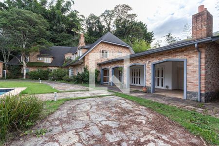 Casa à venda com 703m², 4 quartos e 5 vagasQuintal